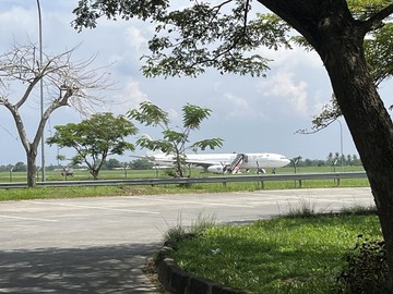 Penampakan Pesawat Saudia Mendarat Darurat di Kualanamu Gegara Ancaman Bom