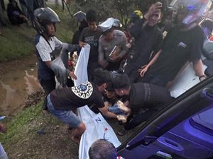 Kronologi Pemotor Tewas Usai Tabrak Kendaraan yang Hendak Pindah Lajur