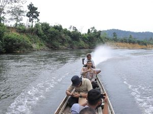 Polres Kampar Patroli Jelajah Sungai Ajak Warga Lestarikan Rimbang Baling Polres Kampar Patroli Jelajah Sungai Ajak Warga Lestarikan Rimbang Baling