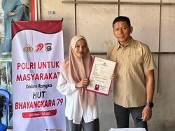 Senyum Pencari Kerja di Kampar Dapat SKCK Gratis di HUT Bhayangkara