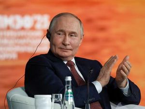 Video Pengamat: Ada Campur Tangan Rusia di Gencatan Senjata Iran-Israel Video Pengamat: Ada Campur Tangan Rusia di Gencatan Senjata Iran-Israel
