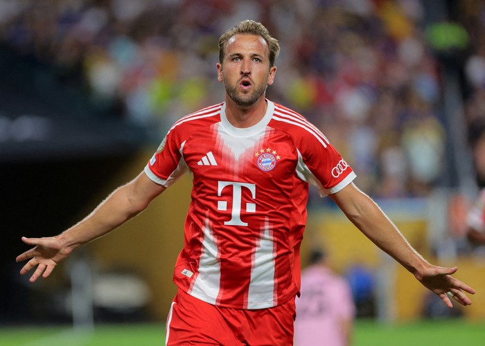 SOCCER-CLUB-FCB-BOJ/ Soccer Football - FIFA Club World Cup - Group C - Bayern Munich v Boca Juniors - Hard Rock Stadium, Miami Gardens, Florida, U.S. - June 20, 2025 Bayern Munichs Harry Kane celebrates scoring their first goal IMAGN IMAGES via Reuters/Sam Navarro TPX IMAGES OF THE DAY