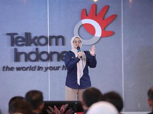 Direksi Telkom Kunjungi Pelanggan-Tinjau Infrastruktur Digital di Surabaya Direksi Telkom Kunjungi Pelanggan-Tinjau Infrastruktur Digital di Surabaya
