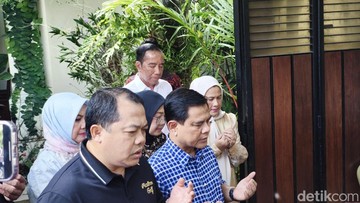 Jokowi Ulang Tahun ke-64, Warga Berdatangan dan Doakan Cepat Sembuh