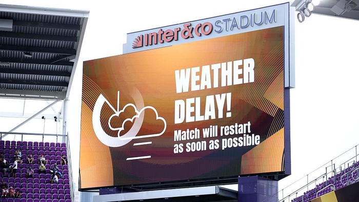 Benfica, Auckland City ORLANDO, FLORIDA - JUNE 20: The LED screen displays a message about a weather delay during the FIFA Club World Cup 2025 group C match between SL Benfica and Auckland City FC at Inter&Co Stadium on June 20, 2025 in Orlando, Florida. (Photo by Alex Grimm/Getty Images)
