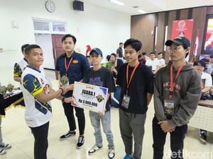 Remaja Gresik Diajak Jauhi Narkoba Lewat Esports Kapolres Cup 2025 Remaja Gresik Diajak Jauhi Narkoba Lewat Esports Kapolres Cup 2025