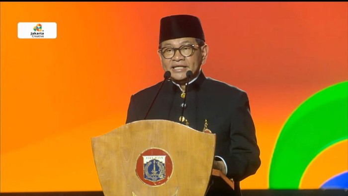 Gubernur Jakarta, Pramono Anung di puncak perayaan HUT ke-498 Jakarta, Lapangan Banteng. (YouTube detikcom)