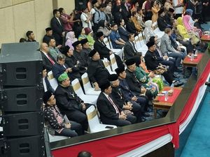 DPRD Gelar Rapat Paripurna HUT Ke-498 Jakarta, Sutiyoso hingga Djarot Hadir DPRD Gelar Rapat Paripurna HUT Ke-498 Jakarta, Sutiyoso hingga Djarot Hadir