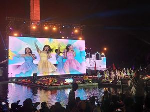 JKT48 Bawa Keceriaan Lagi di Puncak HUT Jakarta 2025