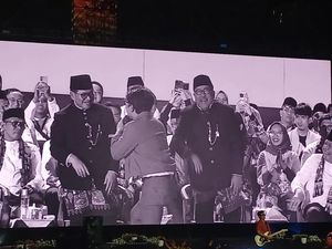 Video Uan Juicy Luicy Ngefans ke Wagub Jakarta: Salaman ke Bang Doel Boleh? Video Uan Juicy Luicy Ngefans ke Wagub Jakarta: Salaman ke Bang Doel Boleh?