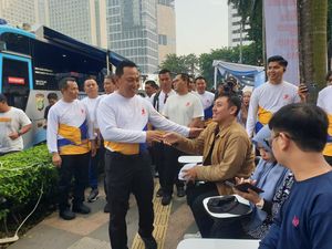 Momen Hangat Kapolri Sarapan Bareng Masyarakat di CFD Bundaran HI