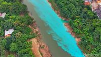 Sungai Citarum yang Airnya Sempat Berubah Warna