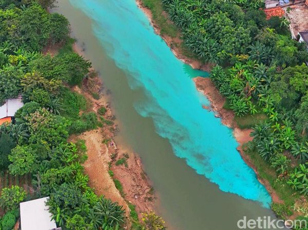 Sungai Citarum yang Airnya Sempat Berubah Warna