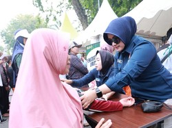 Antusiasme Warga di CFD Manfaatkan Layanan SIM dan Kesehatan Gratis