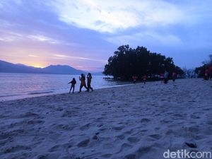 Pantai Riangsunge, Surga Tersembunyi di Flores Timur Pantai Riangsunge, Surga Tersembunyi di Flores Timur