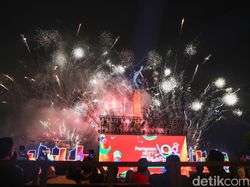 Warna-warni Pakaian Adat Betawi di Panggung Perayaan HUT ke-498 Jakarta