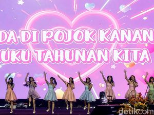 Video: Wota Enjoy Tonton JKT48 di Perayaan HUT ke-498 Kota Jakarta Video: Wota Enjoy Tonton JKT48 di Perayaan HUT ke-498 Kota Jakarta