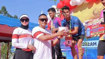 Meriahnya Rohil Bhayangkara Run Bawa Semangat Penghijauan Alam