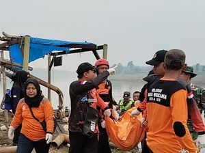 2 Saudara Kembar Tenggelam di Bengawan Solo Bojonegoro Ditemukan Semua 2 Saudara Kembar Tenggelam di Bengawan Solo Bojonegoro Ditemukan Semua