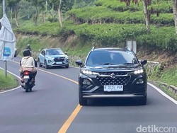 Suzuki Fronx Punya Fitur ADAS, Emang Kepakai?