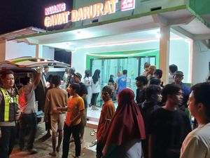 1 Korban Luka Tertimpa Pagar Tembok Karapan Sapi di Sumenep Meninggal 1 Korban Luka Tertimpa Pagar Tembok Karapan Sapi di Sumenep Meninggal