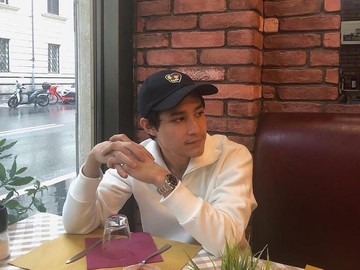Potret Keren Teuku Rassya Jajan di Jepang hingga Nongkrong di Kafe