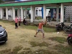 Perawat-Dokter RSUD Mubar Polisikan Keluarga Pasien yang Ngamuk Banting Meja