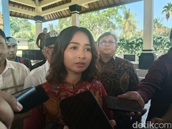 Wamenpar Ni Luh Buka Suara soal Heboh Proyek Lift di Pantai Kelingking
