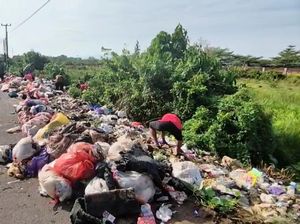Warga Moncongloe Maros Blokir Jalan gegara Orang Buang Sampah Sembarangan Warga Moncongloe Maros Blokir Jalan gegara Orang Buang Sampah Sembarangan