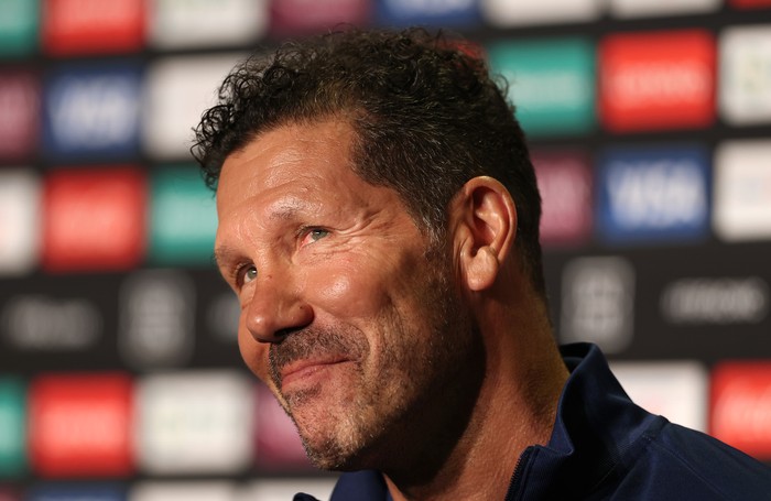 2221582577 PASADENA, CALIFORNIA - JUNE 22: Diego Simeone Head Coach of Atletico de Madrid faces the media during the Press Conference ahead of their FIFA Club World Cup 2025 match against Botafogo FR at Rose Bowl Stadium on June 22, 2025 in Pasadena, California. (Photo by Stu Forster/Getty Images)