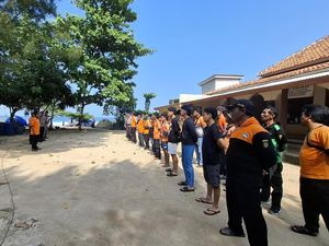 2 Remaja Asal Semarang Terseret Ombak di Pantai Watu Kodok, 1 Hilang 2 Remaja Asal Semarang Terseret Ombak di Pantai Watu Kodok, 1 Hilang