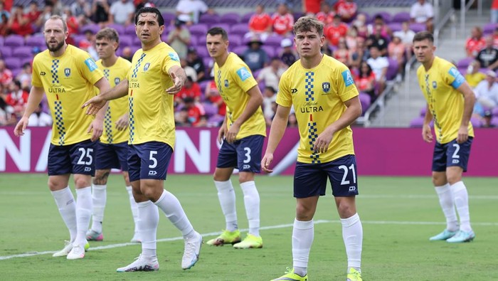 ORLANDO, FLORIDA - JUNE 20: Players of Auckland City FC react during the FIFA Club World Cup 2025 group C match between SL Benfica and Auckland City FC at Inter&Co Stadium on June 20, 2025 in Orlando, Florida. (Photo by Alex Grimm/Getty Images)