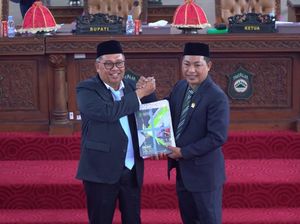 Firdaus Serahkan Draf Awal RPJMD 2025-2029, Janji Takalar Lebih Sejahtera Firdaus Serahkan Draf Awal RPJMD 2025-2029, Janji Takalar Lebih Sejahtera