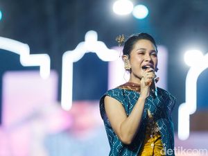 Andien Batal Terbang Semarang-Jakarta Gegara Abu Vulkanik, Pilih Jalan Darat