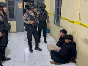 2 Jambret di Sangkrah Solo Berhasil Dibekuk Usai Dikejar Warga 2 Jambret di Sangkrah Solo Berhasil Dibekuk Usai Dikejar Warga