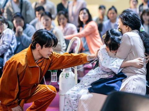 Film Korea Hi-Five (2025). (Annapurna Films/Next Entertainment World)