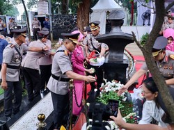 Jelang HUT Bhayangkara Ke-79, Kapolda Metro Ziarah ke TMP Tanah Kusir