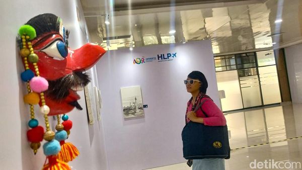 Karya Seniman Indonesia Hadir di Bandara Halim