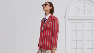 Foto: Thom Browne Spring 2026, Rayakan 10 Tahun Tas Ikonis Berbentuk Anjing