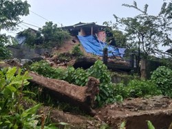 Longsor Terjang Permukiman Warga di Ambon, 1 Orang Tewas