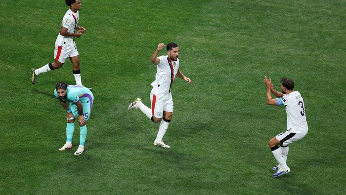 Manchester City Soccer Football - FIFA Club World Cup - Group G - Manchester City v Al Ain - Mercedes-Benz Stadium, Atlanta, Georgia, U.S. - June 22, 2025 Manchester Citys Rayan Cherki celebrates scoring their sixth goal REUTERS/Amanda Perobelli