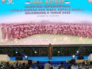 Retret Gelombang II, Tito Ungkit Bupati Indramayu Tak Izin ke Luar Negeri Retret Gelombang II, Tito Ungkit Bupati Indramayu Tak Izin ke Luar Negeri