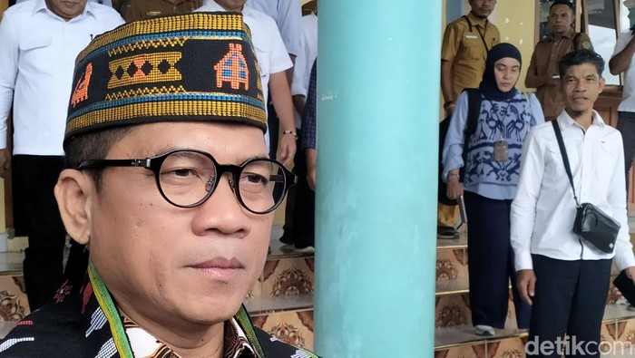 Menteri Desa, Pembangunan Daerah Tertinggal, dan Transmigrasi, Yandri Susanto, menghadiri pembicaraan dengan ratusan Kades di Labuan Bajo, Manggarai Barat, NTT, Senin (23/6/2025).