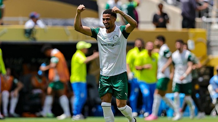 Murilo EAST RUTHERFORD, NEW JERSEY - JUNE 19: Murilo Cerqueira of SE Palmeiras celebrates his teams goal during the FIFA Club World Cup 2025 group A match between SE Palmeiras and Al Ahly SC at MetLife Stadium on June 19, 2025 in East Rutherford, United States. (Photo by Heuler Andrey/Eurasia Sport Images/Getty Images)