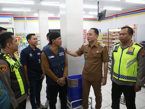 Resmi! Parkir Minimarket di Surabaya Gratis, Pengelola Sediakan Jukir Resmi! Parkir Minimarket di Surabaya Gratis, Pengelola Sediakan Jukir
