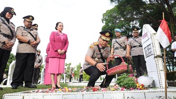 Prosesi Ziarah dan Tabur Bunga Polres Se-Polda Riau Berlangsung Khidmat