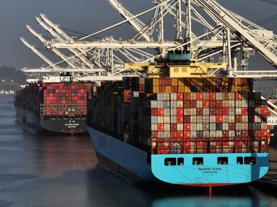 Serang Iran, AS Kini Diburu Houthi di Laut Merah