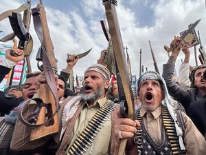 Panas! Houthi Tembakkan Rudal Balistik ke Israel