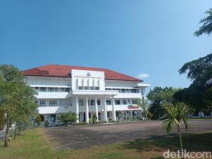 Viral Siswi Menikah Didenda, Kepsek Diperiksa Kejari Lombok Tengah Viral Siswi Menikah Didenda, Kepsek Diperiksa Kejari Lombok Tengah