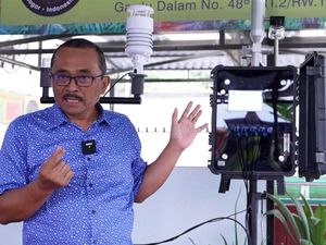 Tim IPB Kembangkan AQIMOS, Alat Pemantau Kualitas Udara Real-Time yang Ekonomis Tim IPB Kembangkan AQIMOS, Alat Pemantau Kualitas Udara Real-Time yang Ekonomis